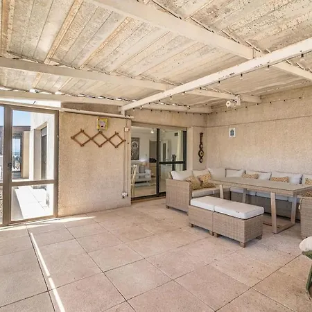 Luxury Beachfront Penthouse In Marbella: Seaviews Apartment *