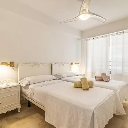 公寓 Beachfront Penthouse In Marbella: Seaviews 马尔韦利亚