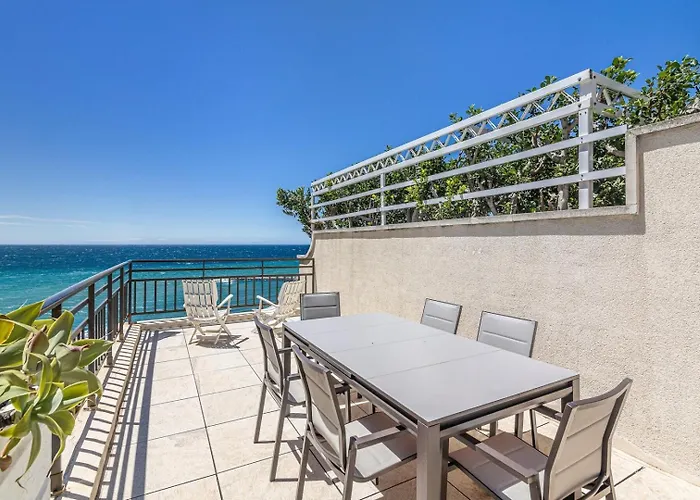 Beachfront Penthouse In Marbella: Seaviews アパート