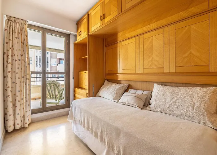 Beachfront Penthouse In Marbella: Seaviews Apartment *