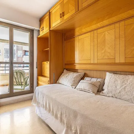 Beachfront Penthouse In Marbella: Seaviews 公寓 *